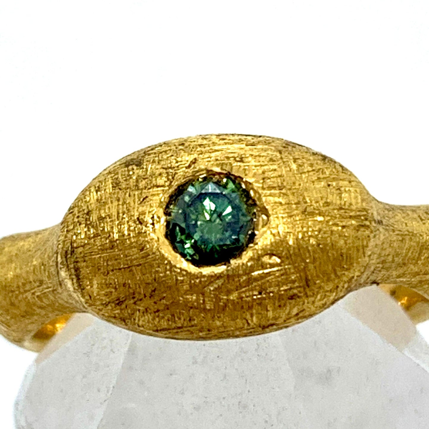 24ct PURE gold green diamond (0.17ct) handmade ring, matte. (approx. 9gr of pure 24ct gold).